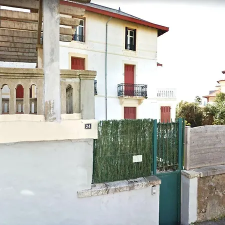 Miramar : Near The Beach & Shops In Appartement *