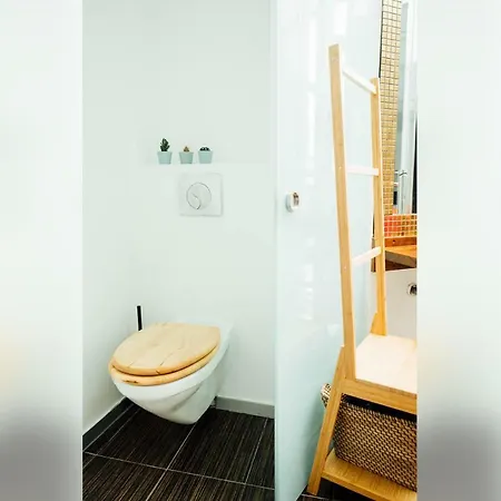 Miramar : Near The Beach & Shops In Biarritz
